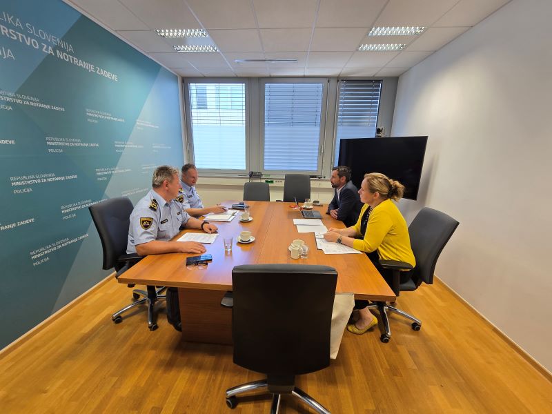 (z desne) namestnik generalnega direktorja Policije Igor Ciperle, v.d. generalnega direktorja Policije Damjan Petrič, generalni direktor FURS Peter Grum, direktorica Uprave za nadzor Damjana Slapar Burkat.