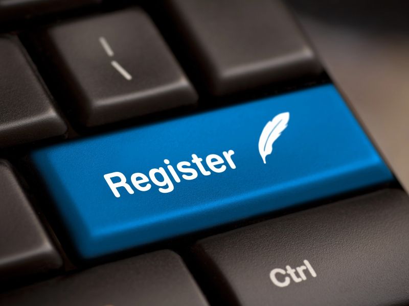 Del tipkovnice, kjer na eni tipki piše Register.