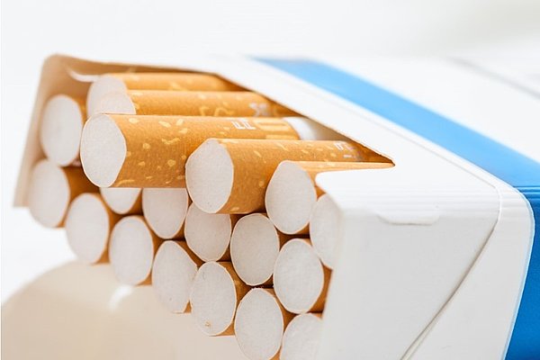  Škatlica cigaret.